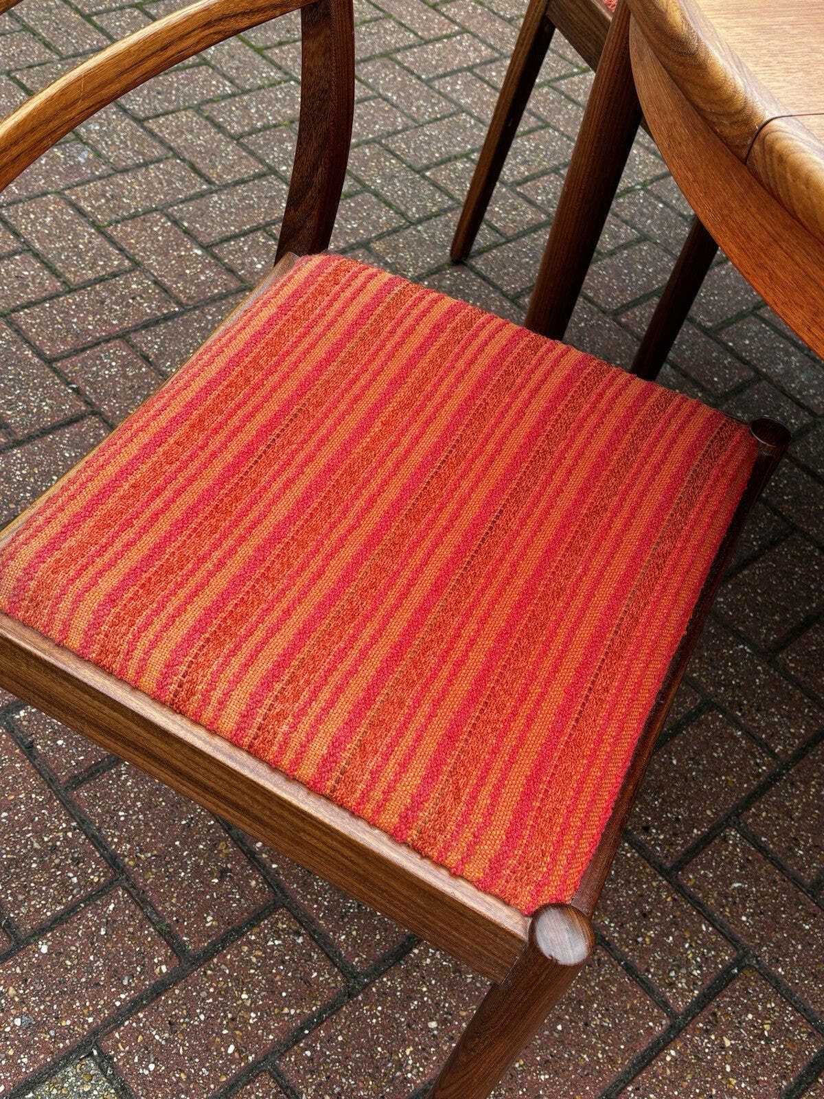 Mid Century G Plan Circular Extending Dining Table & 4 G Plan Dining Chairs photo for sale