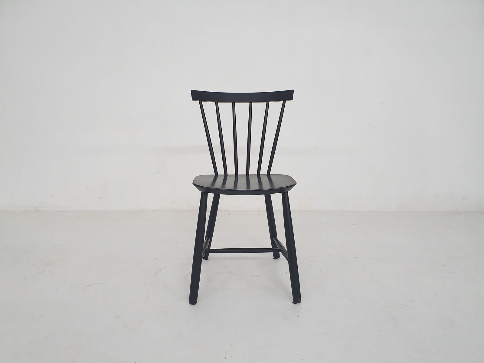Poul M. Volther J46 Spindle Back Chairs Voor Fdb Møbler, Denemarken, 1956 photo for sale