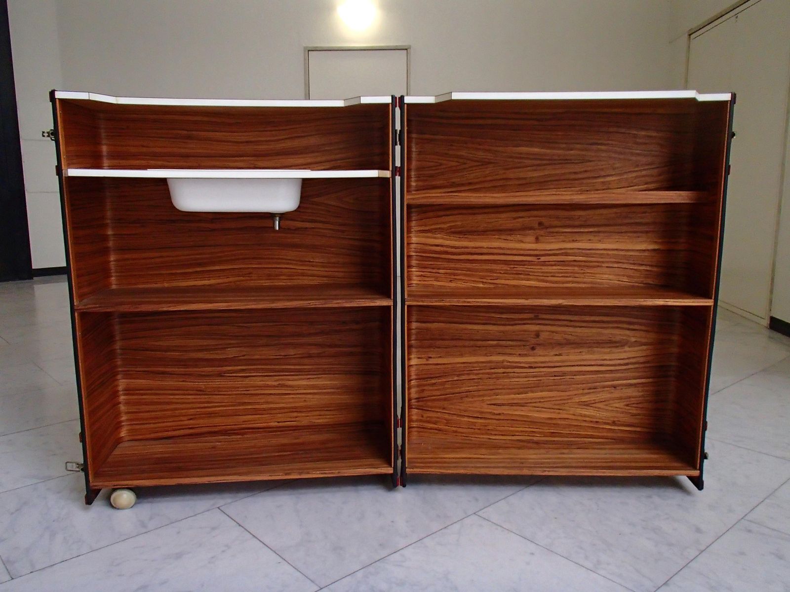 Modern Trunk Bar Black And Red With Sink Inside On Wheels photo vinterior