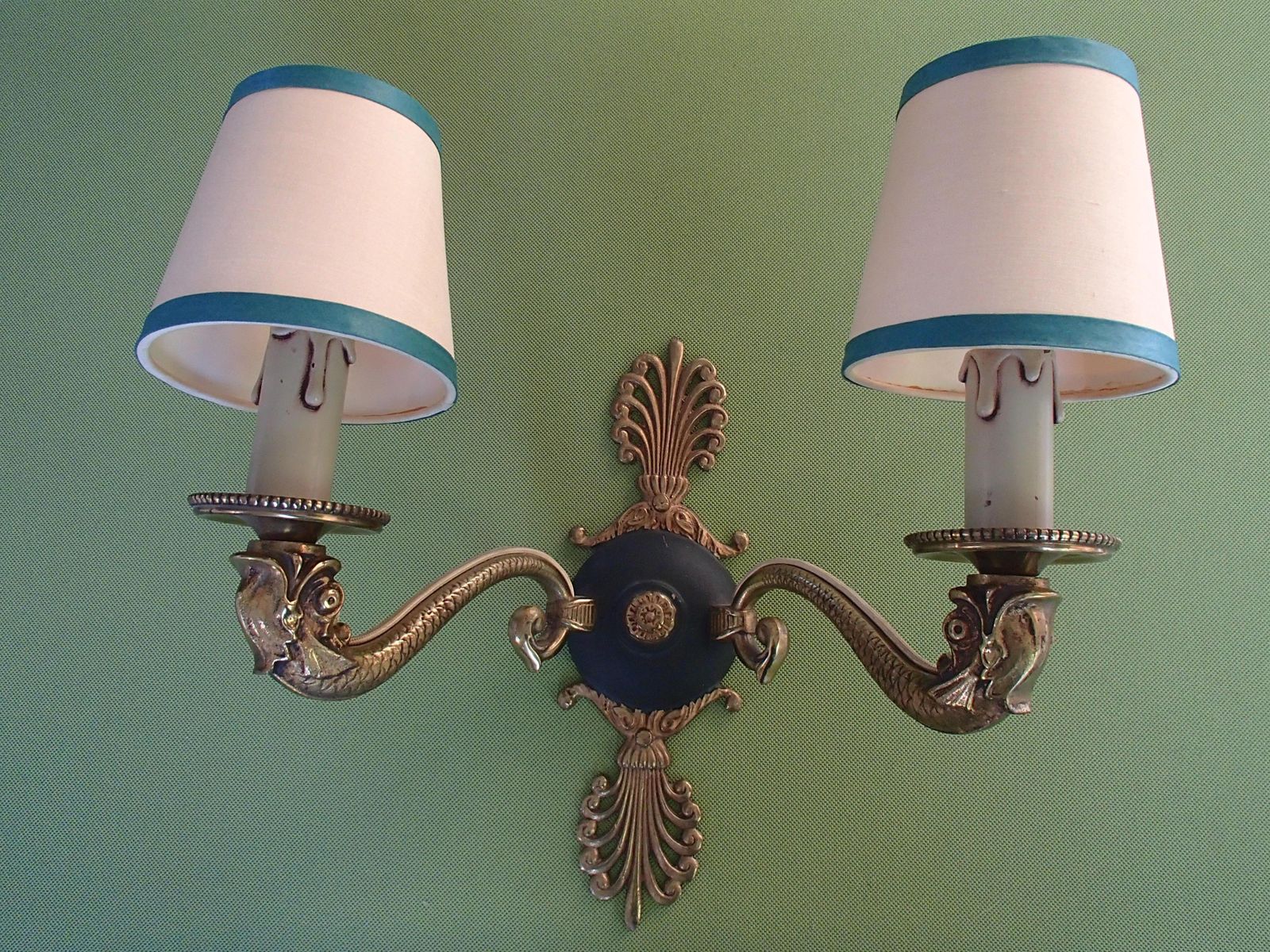 photo vinterior Pair Of Bronze And Green Empire Wall Lights With Beige/Green Shades