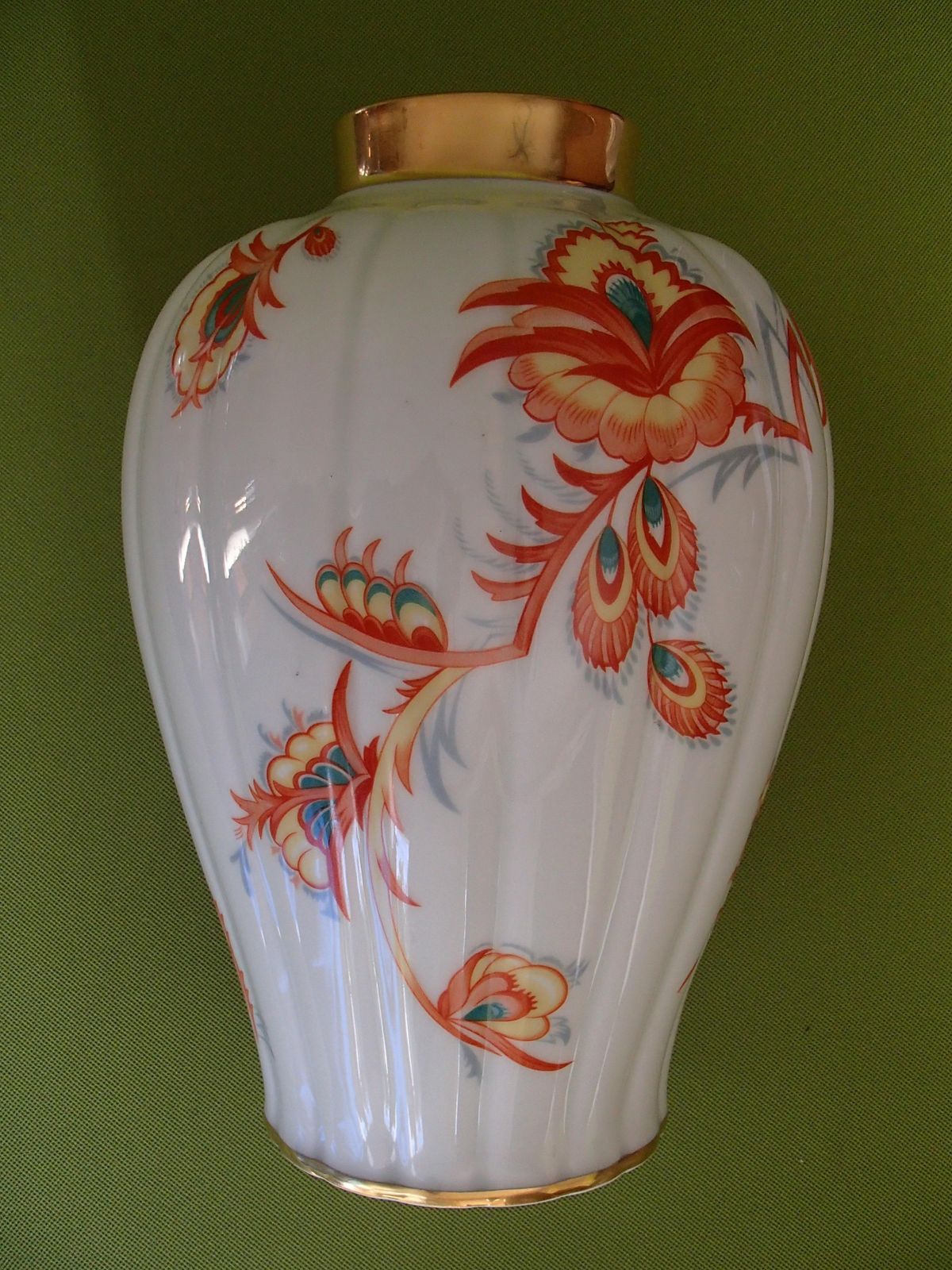photo furniture Art Deco Porcelain Vase With Lid By Thomas Bavaria With Cubistic Flowers