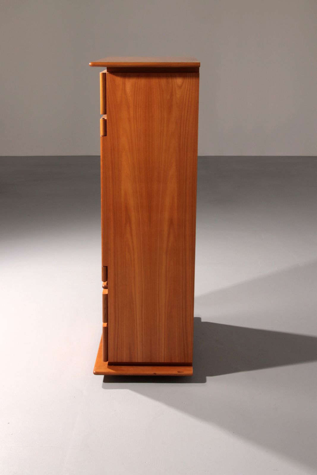 Iconic Italian Design Cabinet “Il Cerniera” By Silvana Arcelli Montanari For Tonelli (1970s) photo Furniture