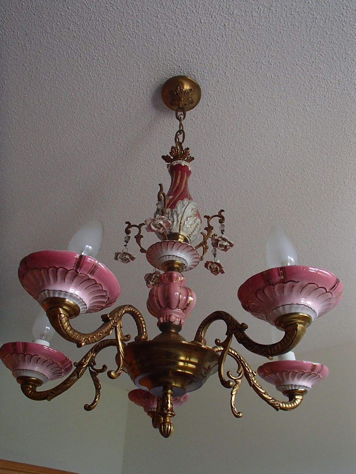 928.0 1960th Italian Porcelain Chandelier With Roses photo