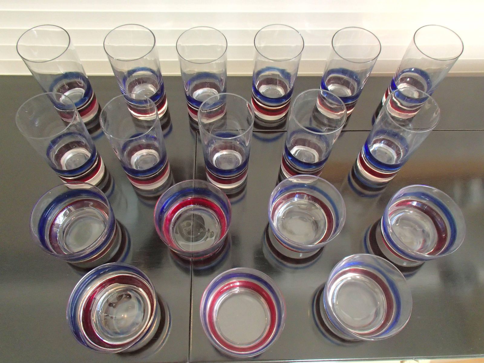 Mid Century Seven Cups And 11 Water, Long Drink Glasses Red Blue Fulvio Bianconi photo 2503.0