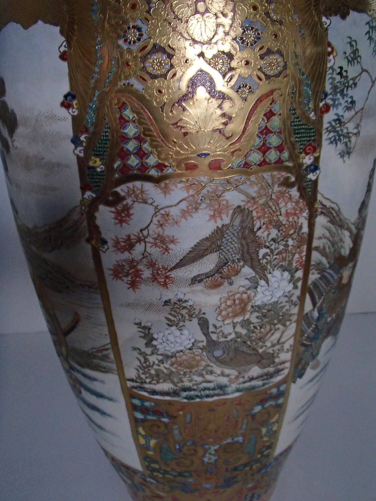 7136.0 1900 Japanese Satsuma Porcelain Huge Vase With Samurai Scenes photo