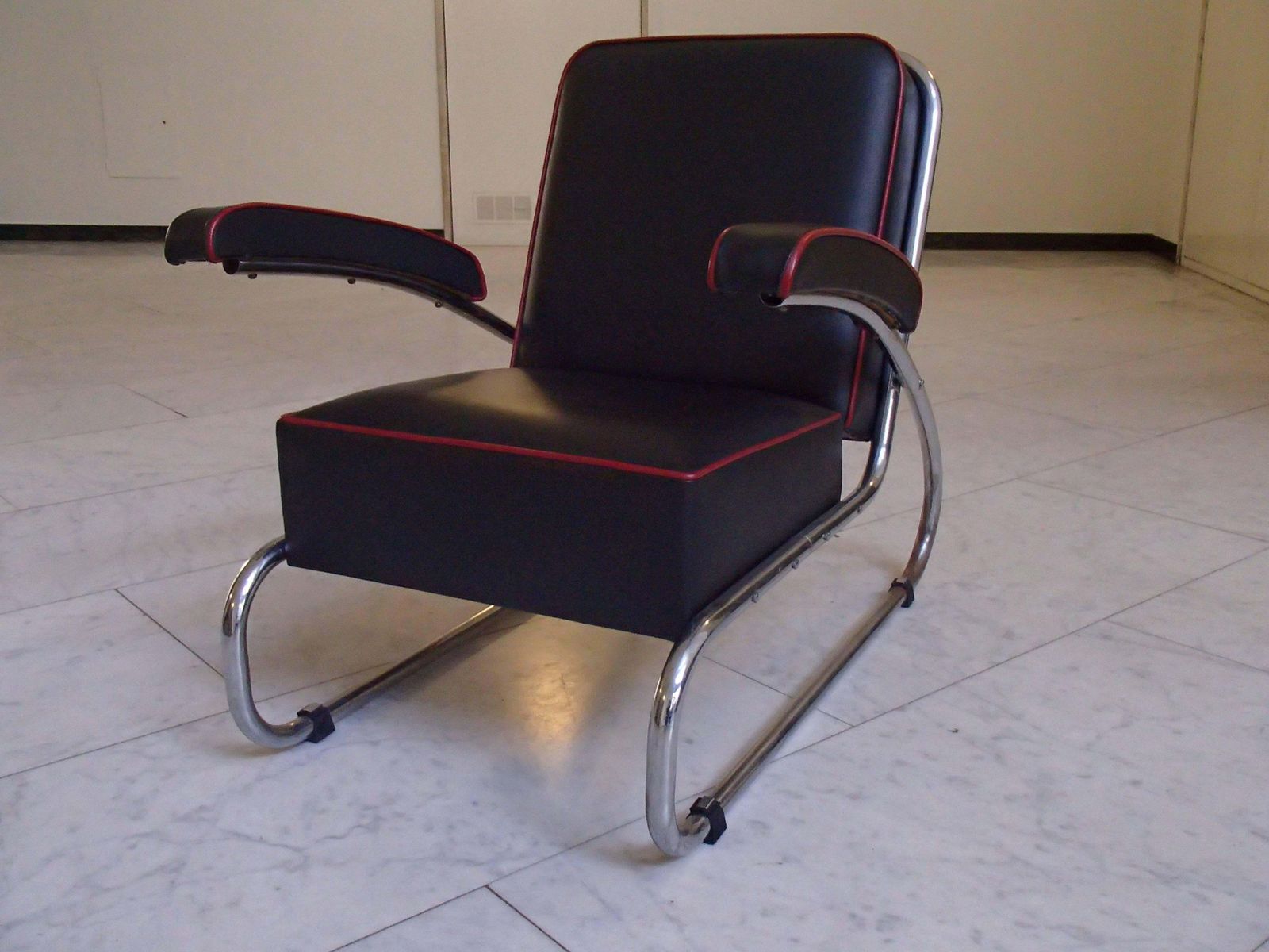 Pair Of Gottwald Bauhaus Chrome Black Leather Lounge Chairs Red photo furniture