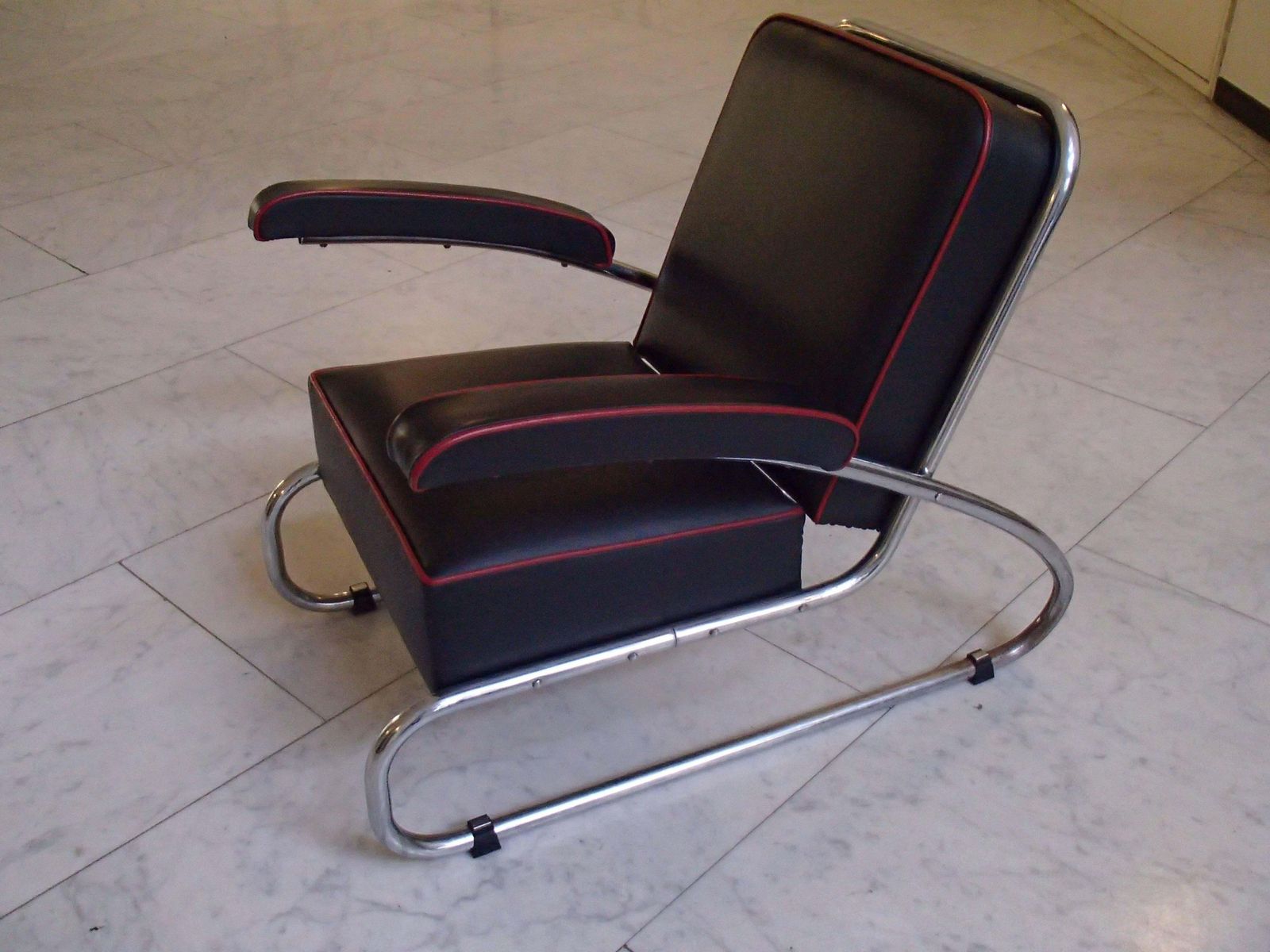Pair Of Gottwald Bauhaus Chrome Black Leather Lounge Chairs Red photo for sale