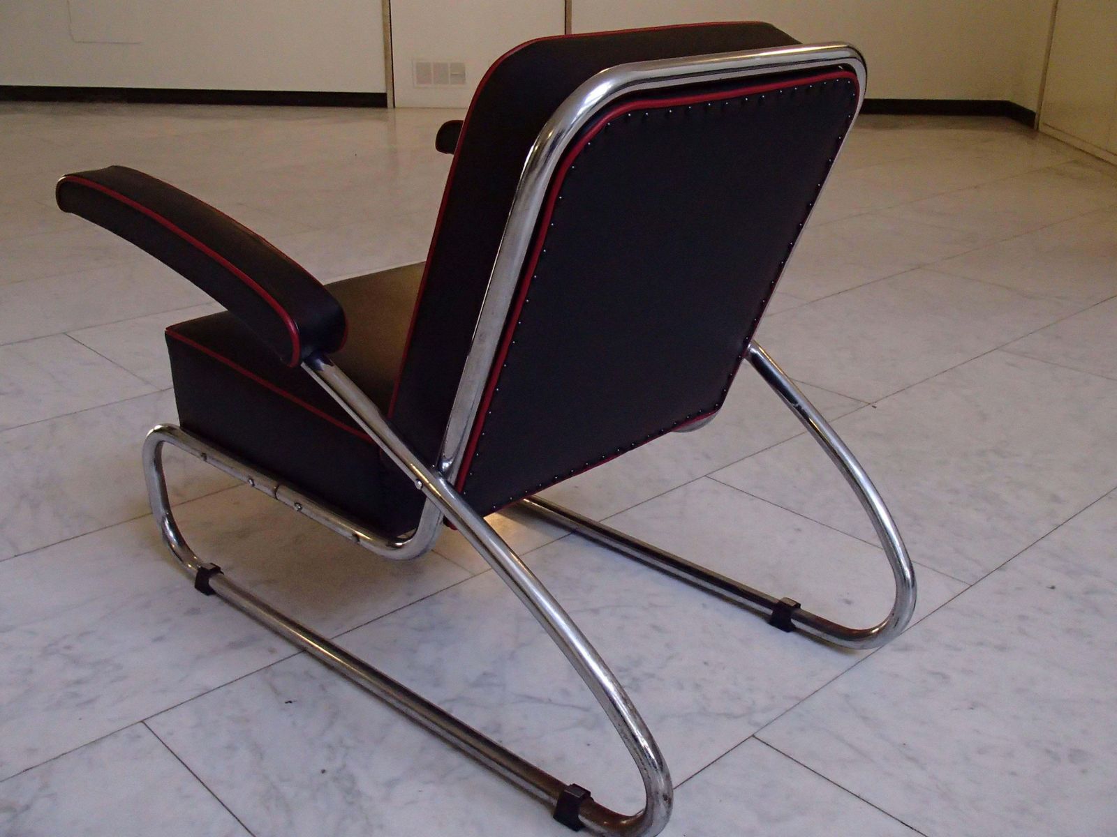 Pair Of Gottwald Bauhaus Chrome Black Leather Lounge Chairs Red photo Furniture