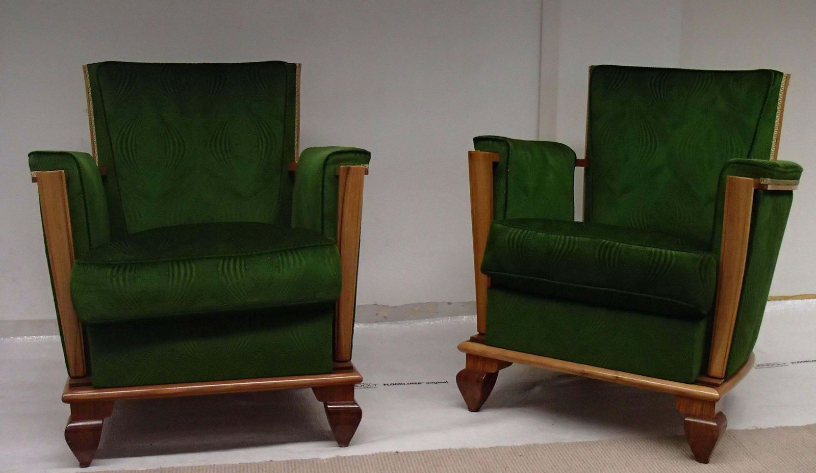 Art Deco Green Velours Three Seat Sofa With Two Armchairs "Merkt" photo furniture