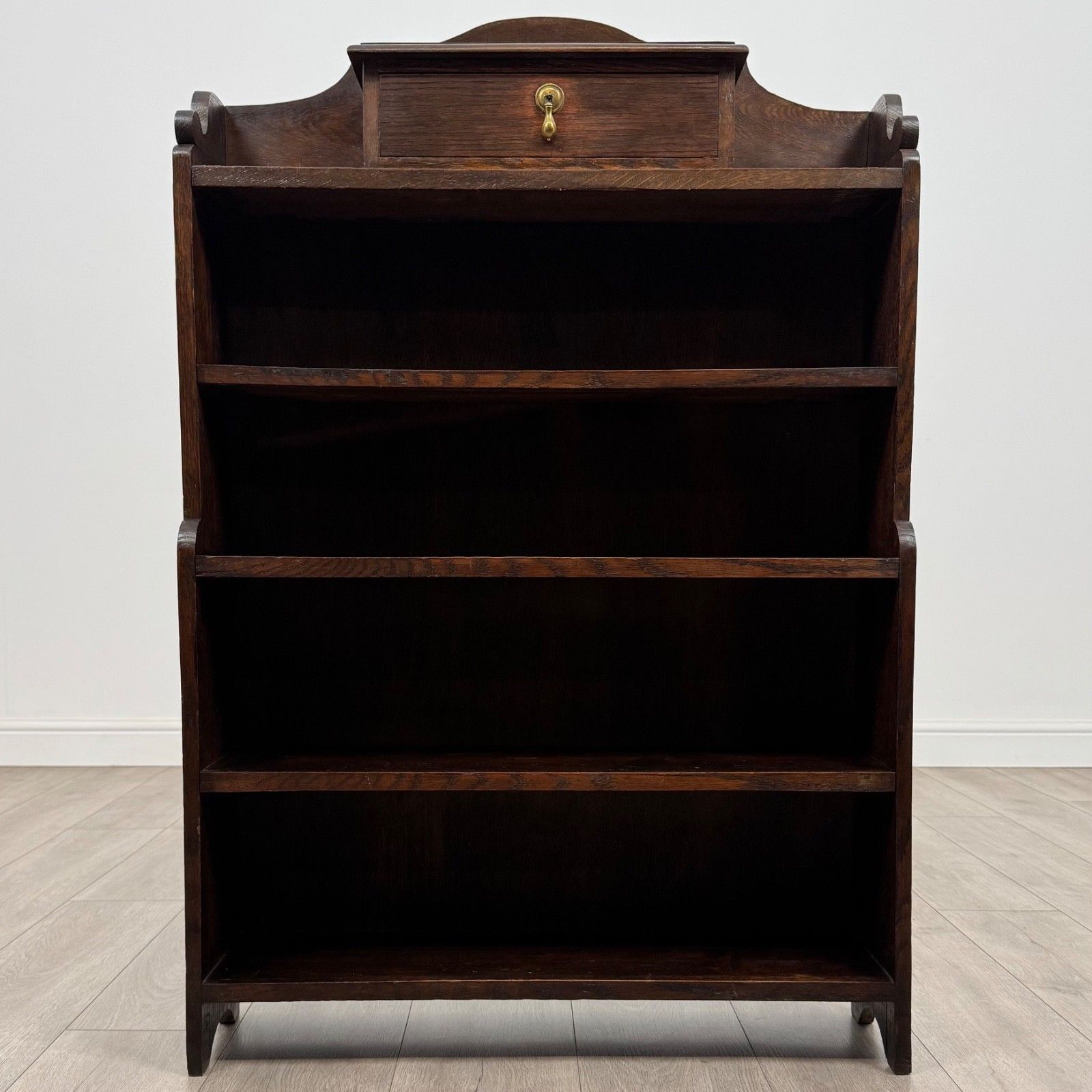Antique 20th Century Good Quality Open Bookcase In Oak