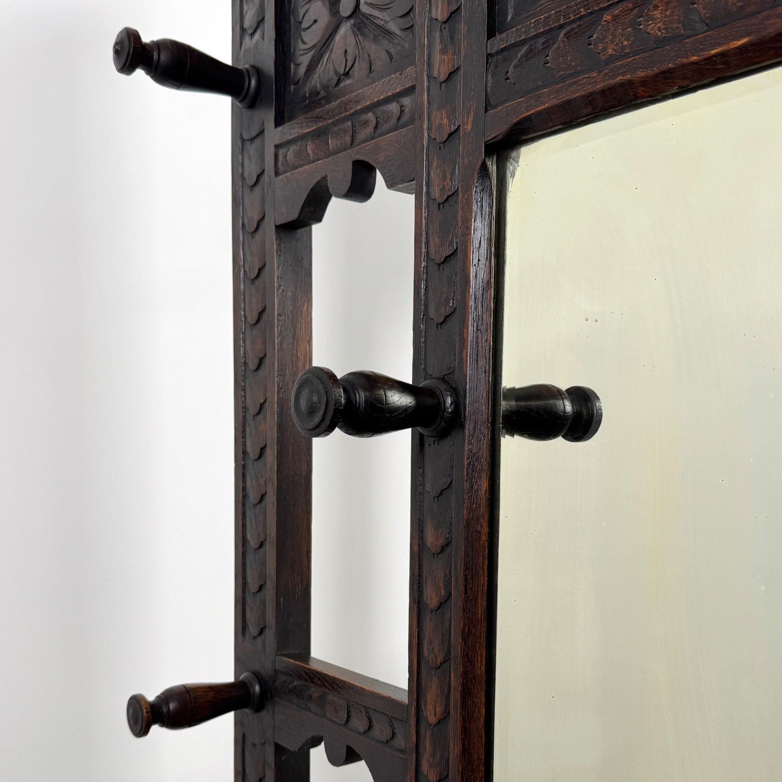 685.0 Antique 19th Century Carved Oak Green Man Hall Stand photo