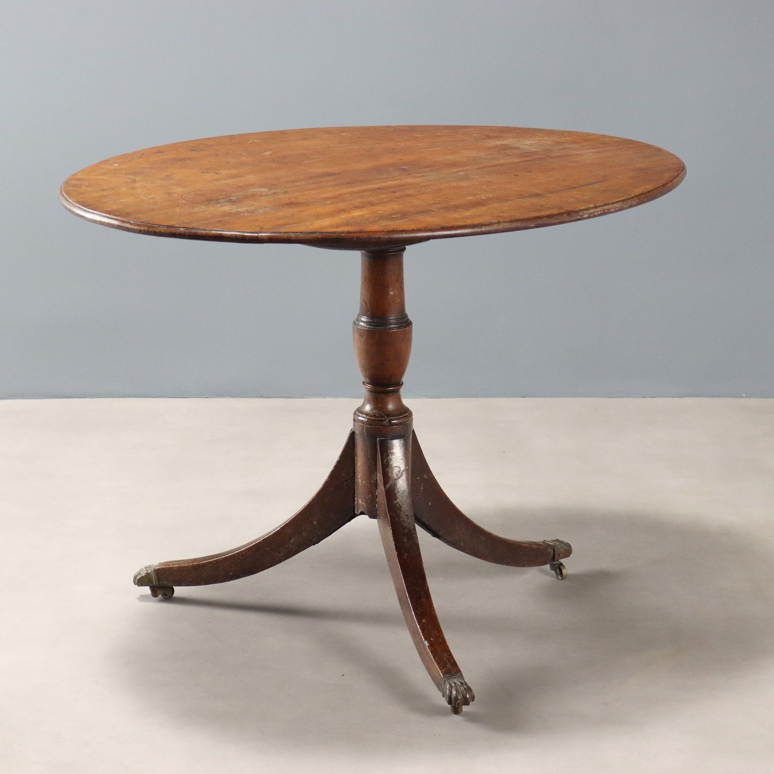 Antique Table Mahogany Oval Shaped England XIX Century