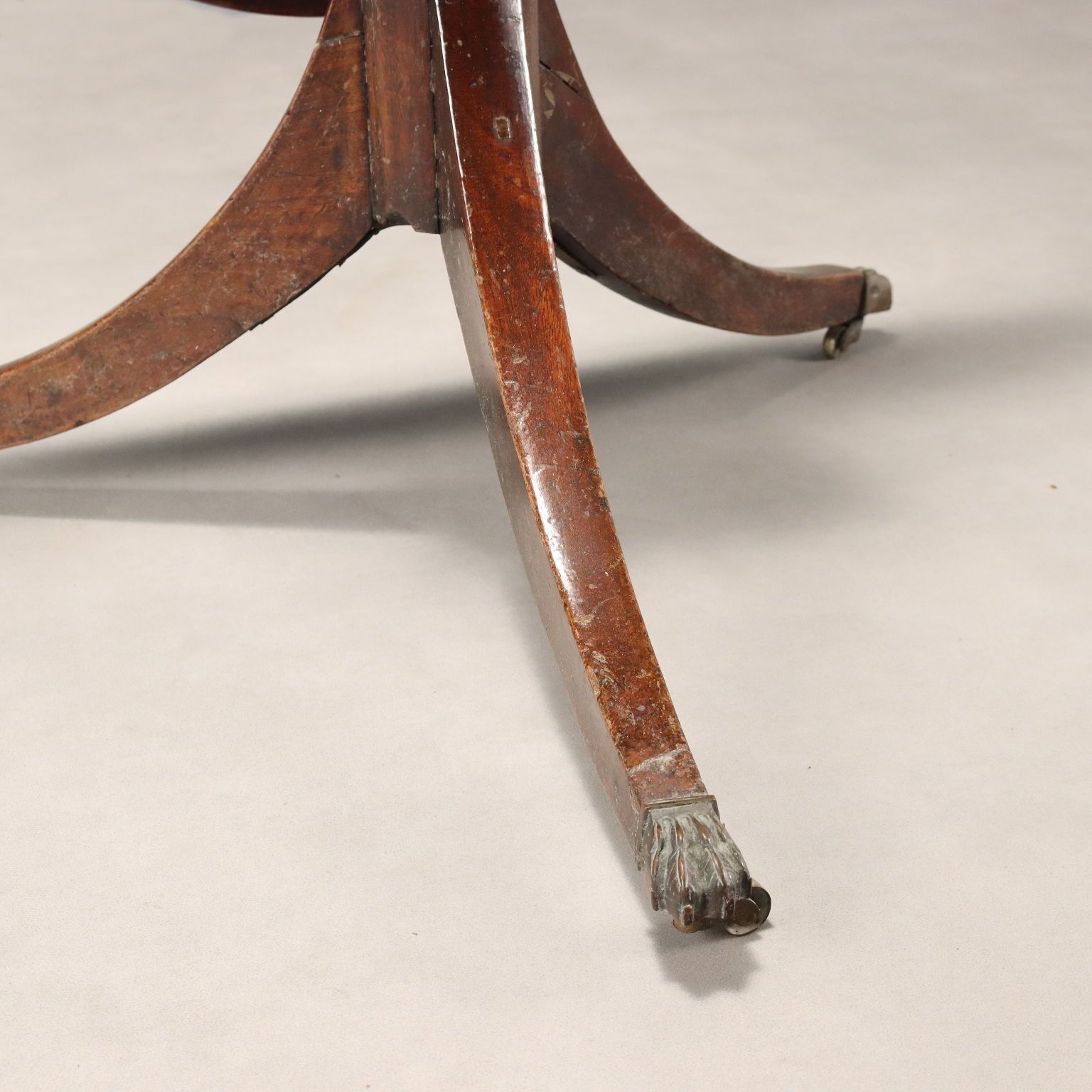 Antique Table Mahogany Oval Shaped England XIX Century photo vintage