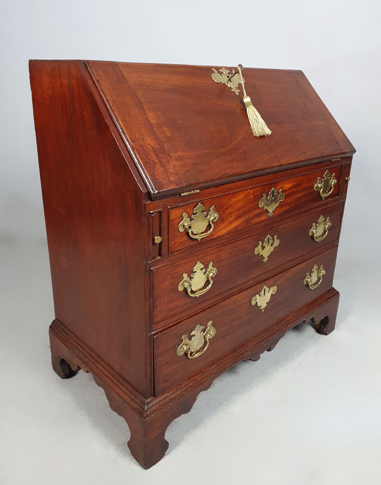 George II Petite Fruitwood And Cedarwood ‘Chippendale’ Bureau C. 1750 photo vinterior