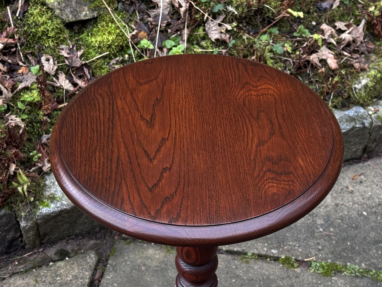 A Wood Brothers Old Charm Tudor Brown Solid Oak Occasional Lamp / Wine / Coffee Table photo 195.0