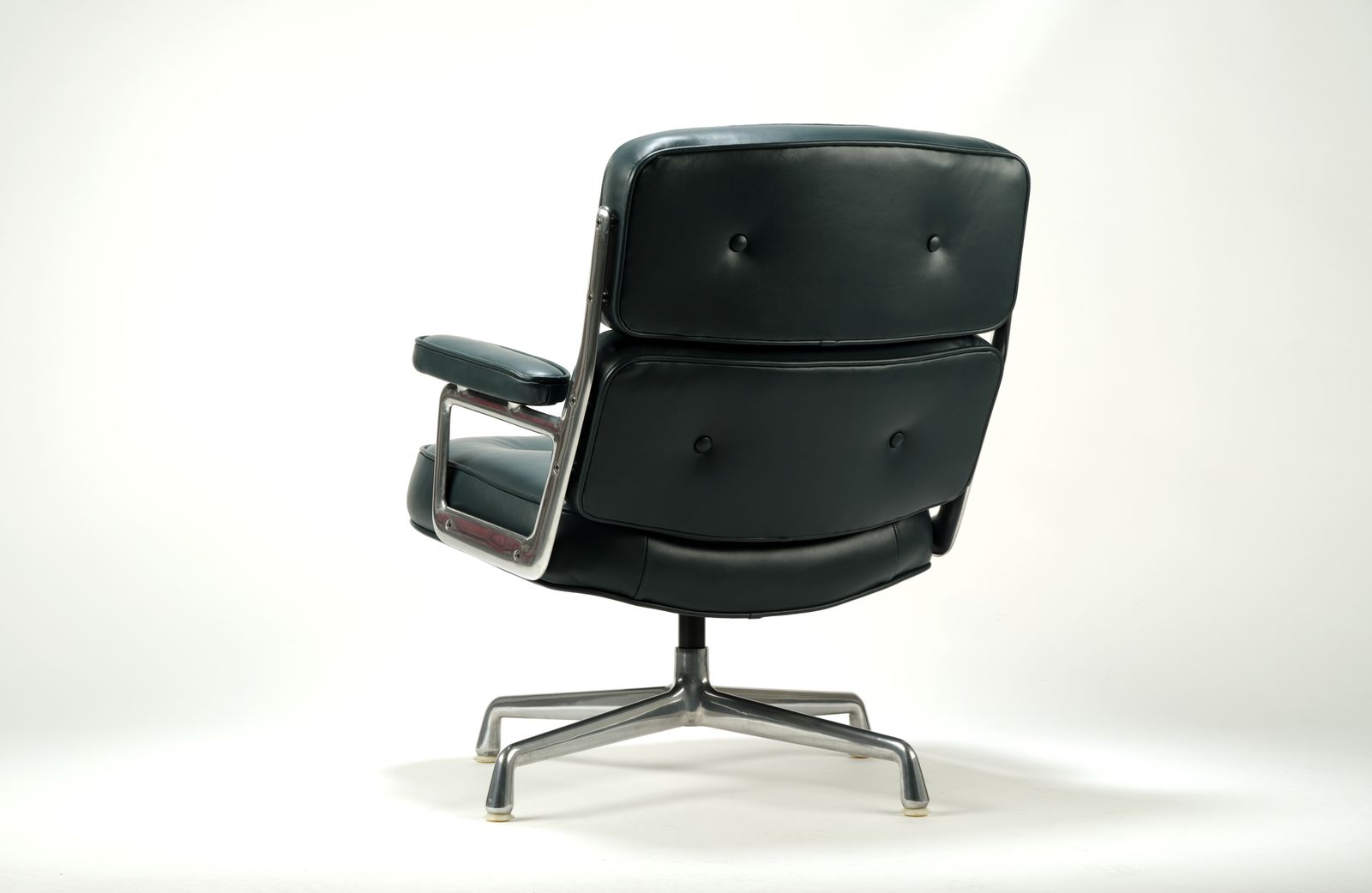 One Owner Fully Restored Herman Miller Ea 108 'Time Life Lobby' Lounge Chair By Charles And Ray Eames, USA Circa 1970's, 2 Chairs Available. photo vintage
