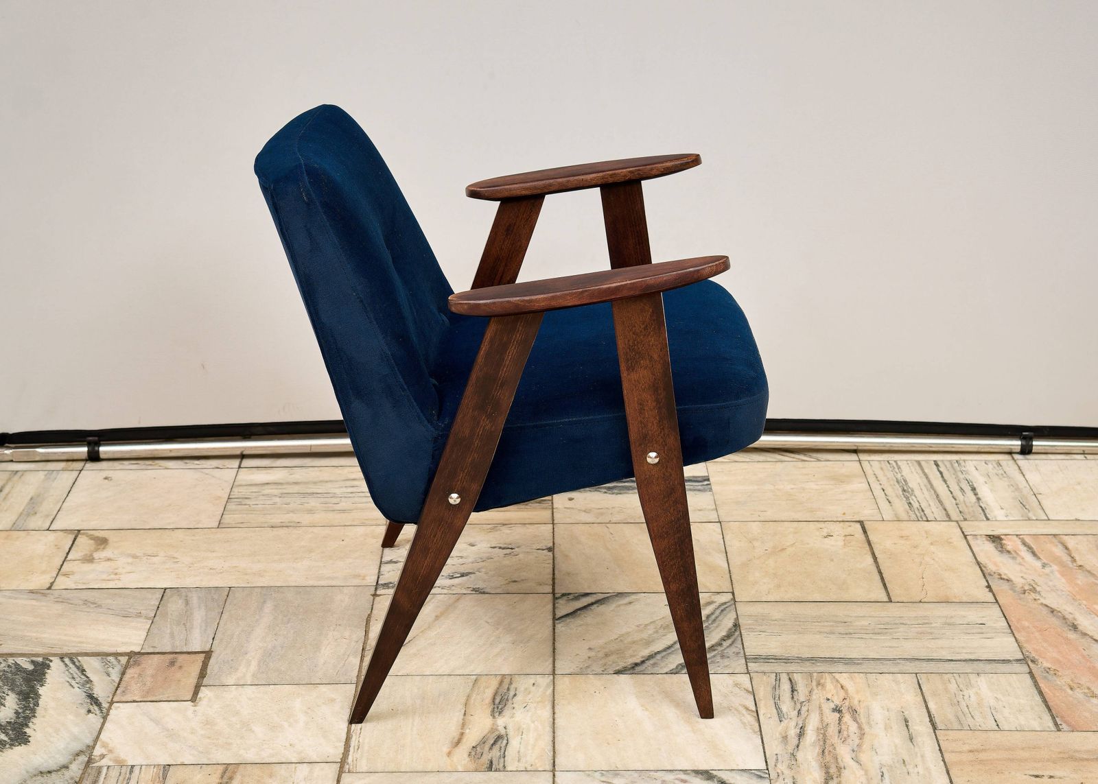 366 Vintage Style Armchair, Designed By Chierowski, Poland, 1960 photo vinterior