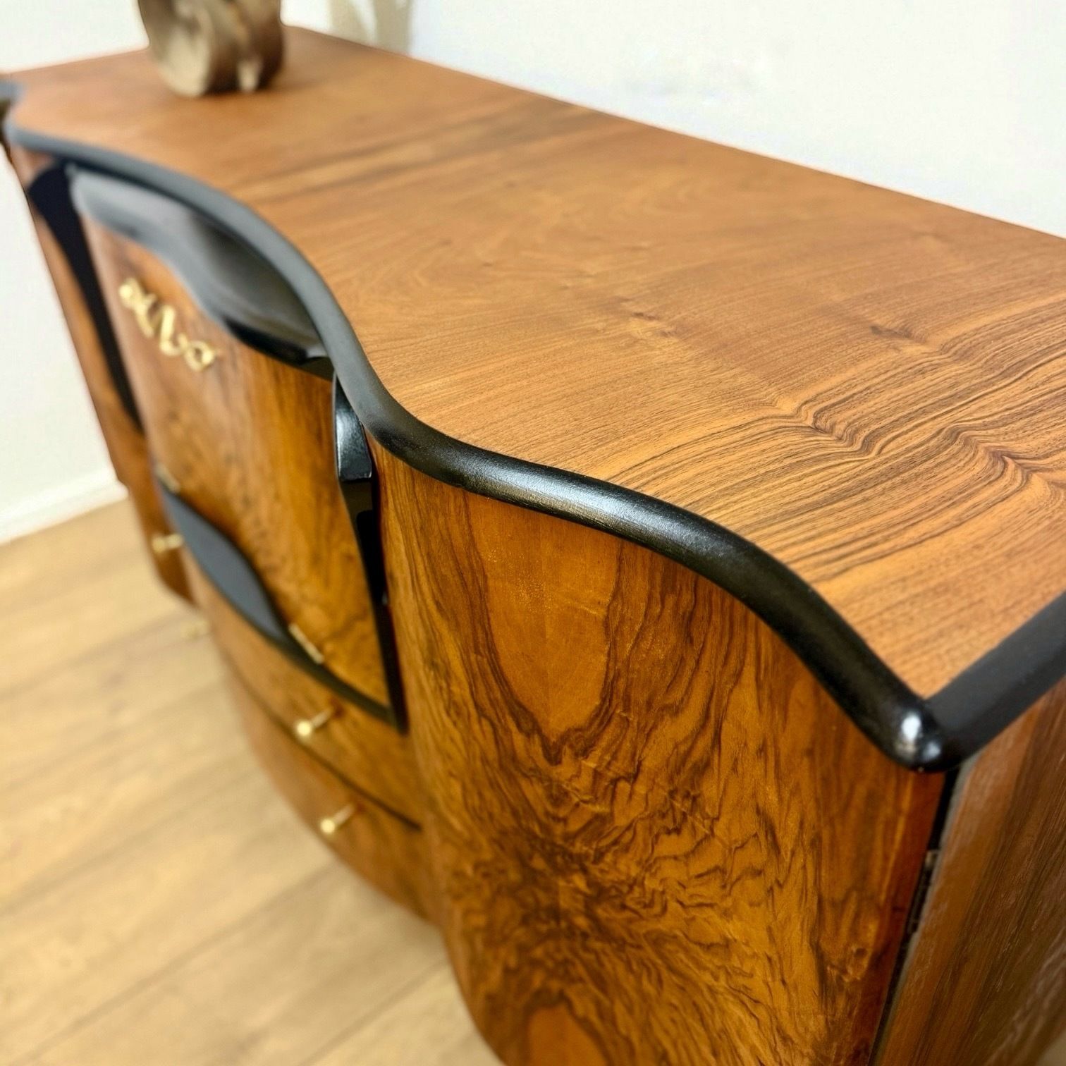 photo vinterior Refinished Walnut Art Deco Stonehill Cocktail Cabinet In Black, Hand Painted, Drinks, Gin Bar, Burr Walnut