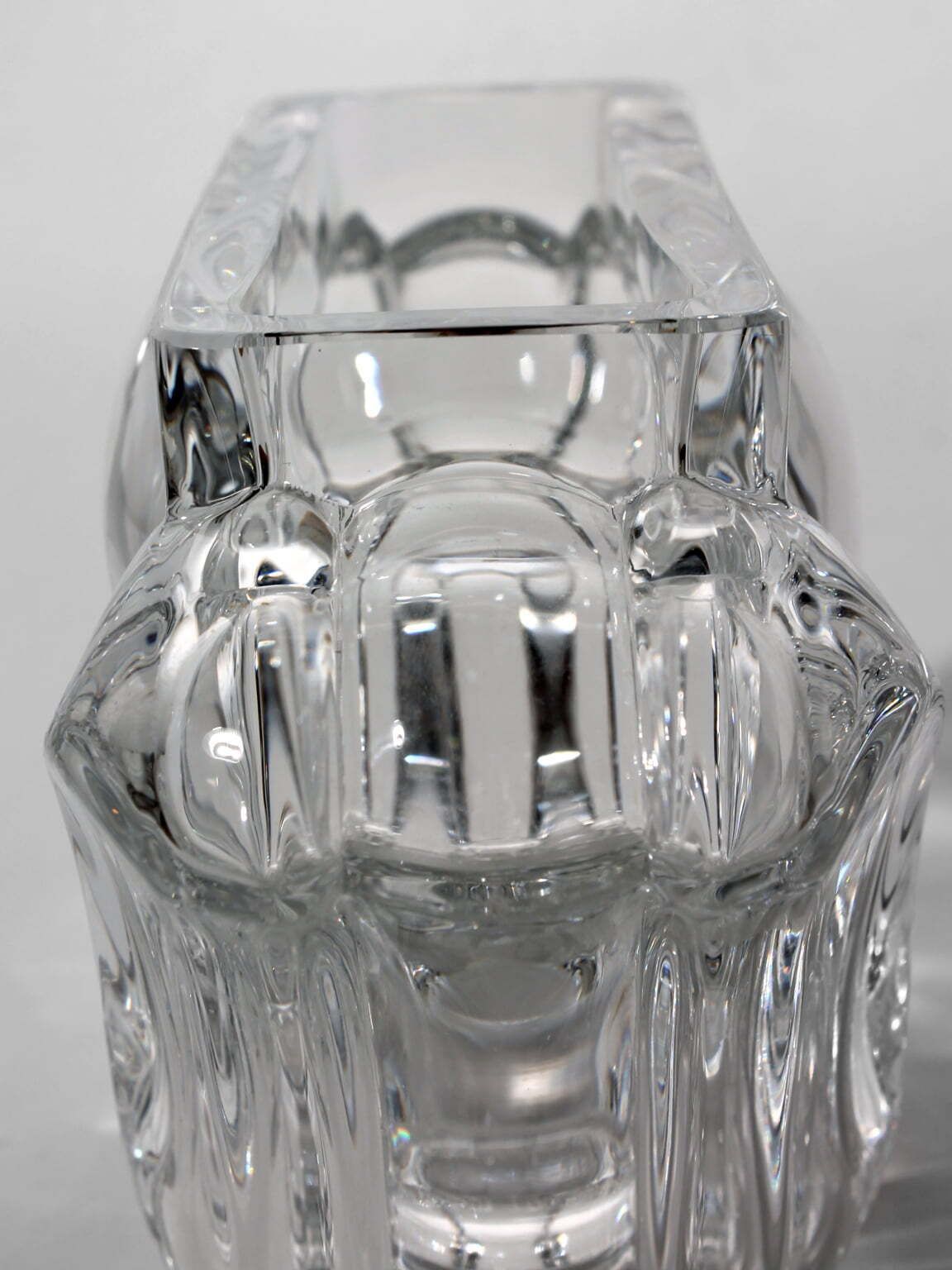 Lars Hellsten "Tulip" Full Lead Crystal Glass Vase, For Orrefors, Sweden photo furniture