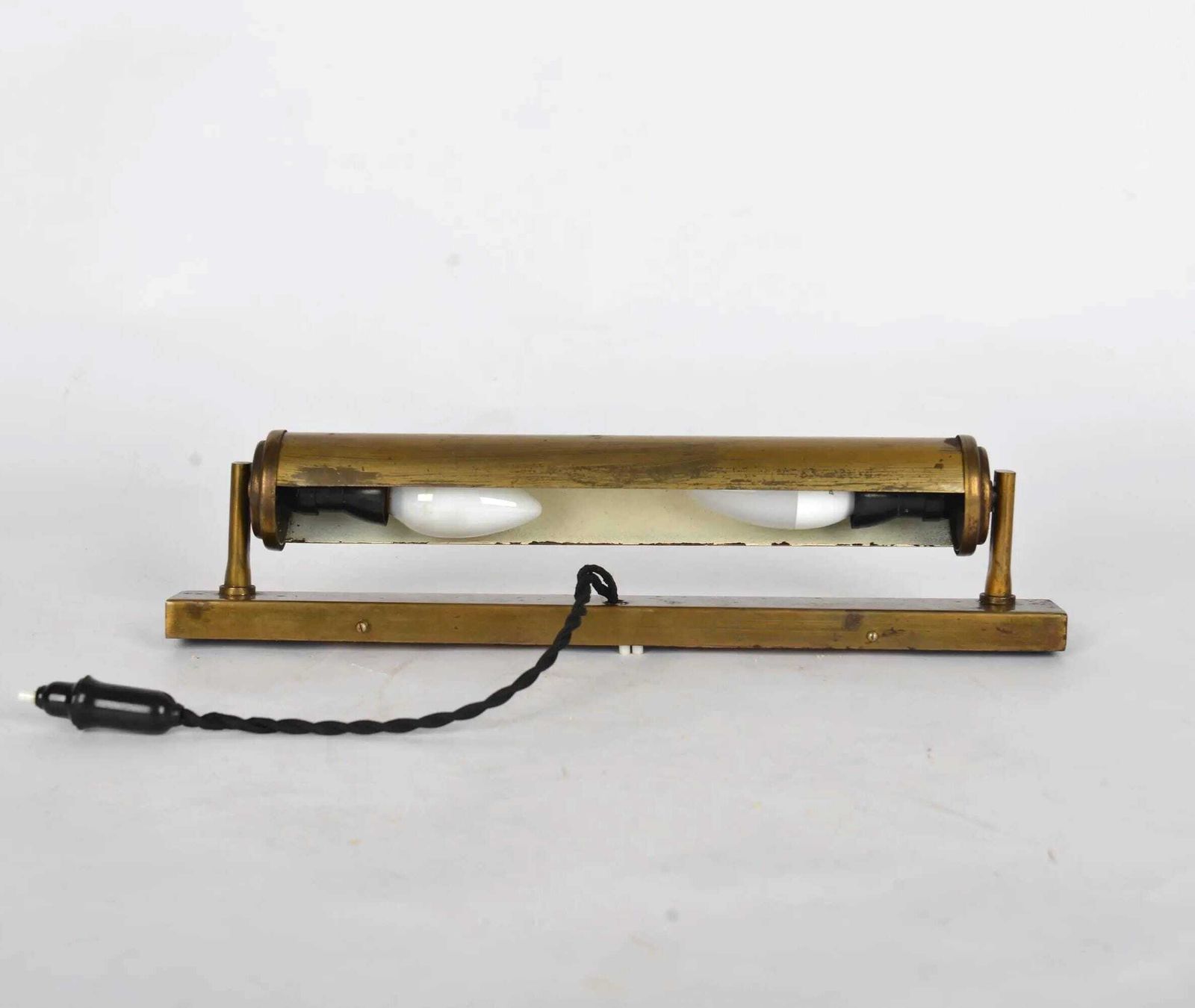 Bauhaus Functionalist Brass Wall Lamp, 1930s Modernist Wall Light In Brass, Bauhaus Scone Art Deco Scone
