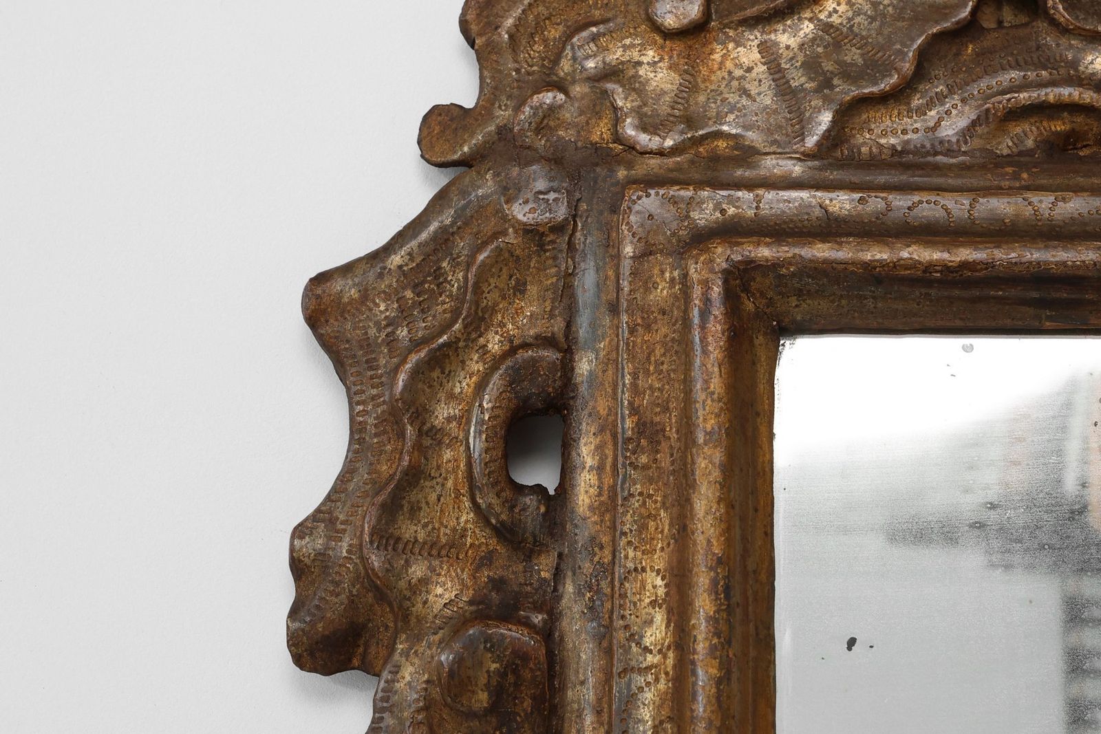 photo furniture 17th Century Renaissance Italian Baroque Carved Wood Mirror