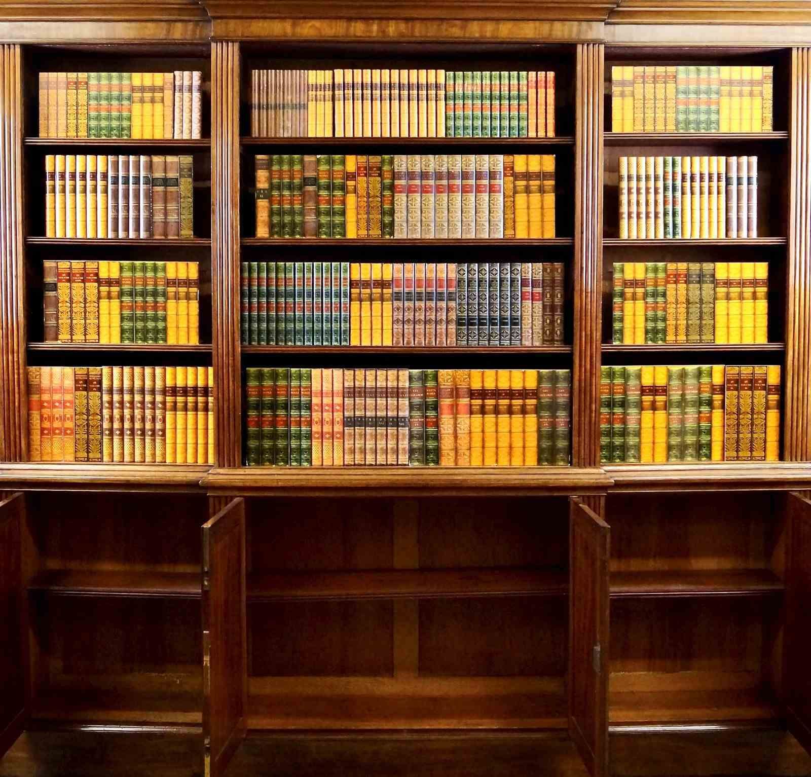 A Late George III Mahogany Breakfront Bookcase photo Furniture