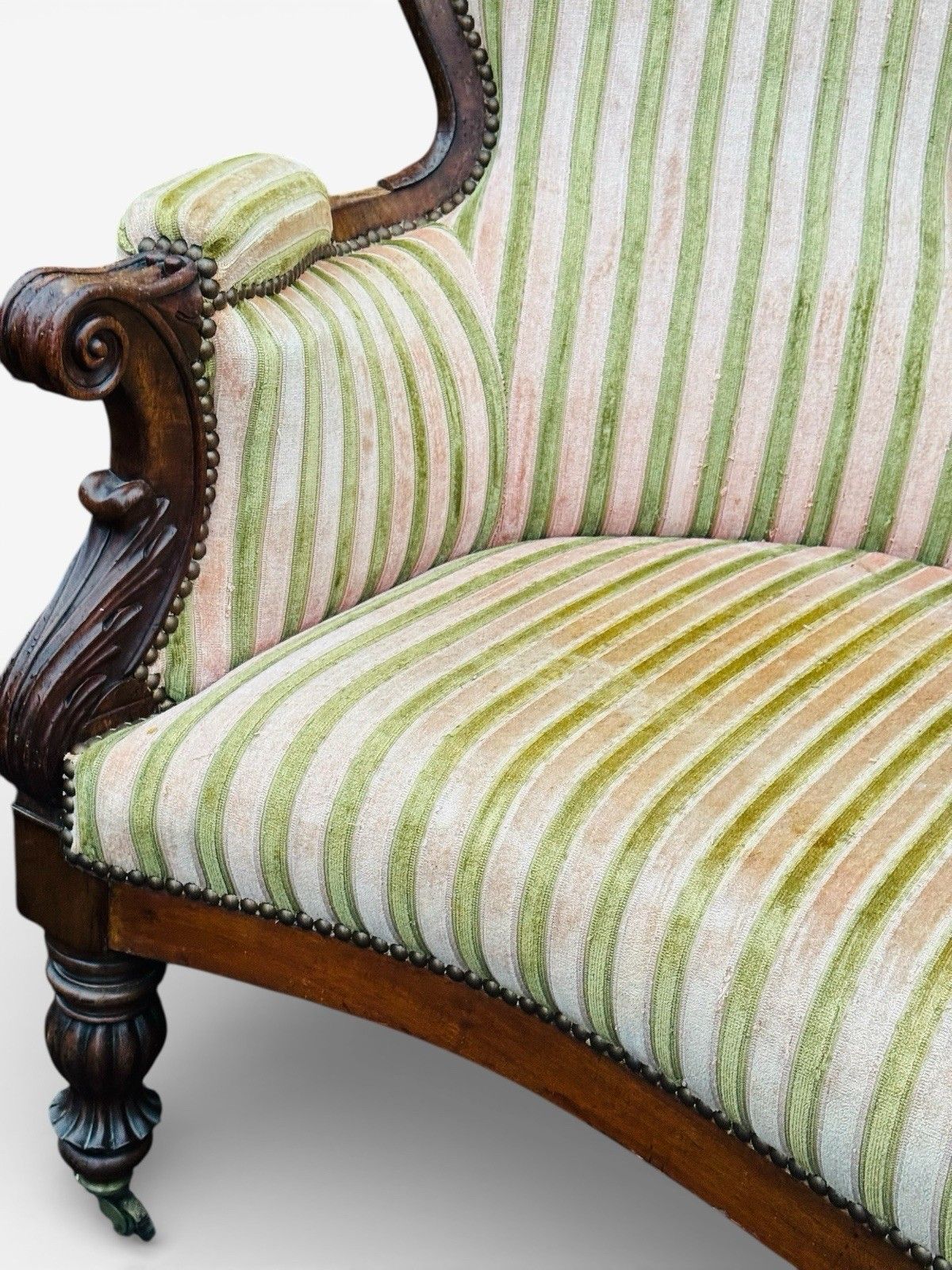 photo vinterior Antique Victorian Mahogany Double Spoon Back Sofa Serpentine Front C1870s