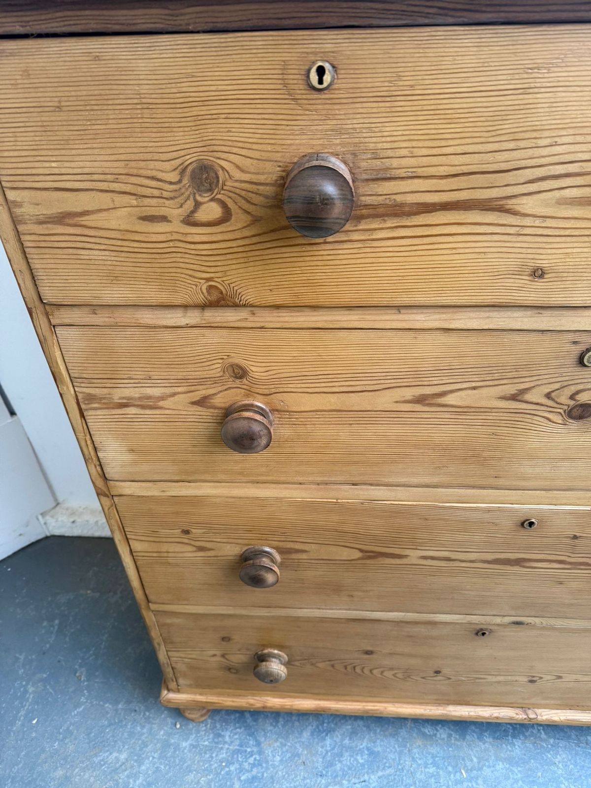 A Superb Tall & Narrow Waxed Georgian Pine 5 Drawer Chest Of Drawers photo buy