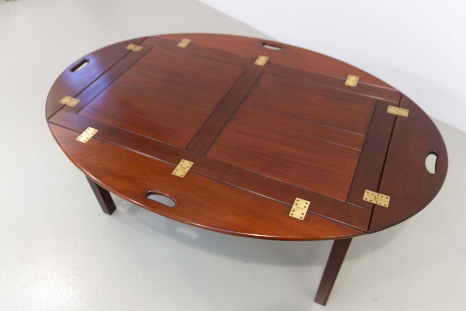 English Mahogany And Brass Butler's Tray Coffee Table, 1960s. photo vinterior