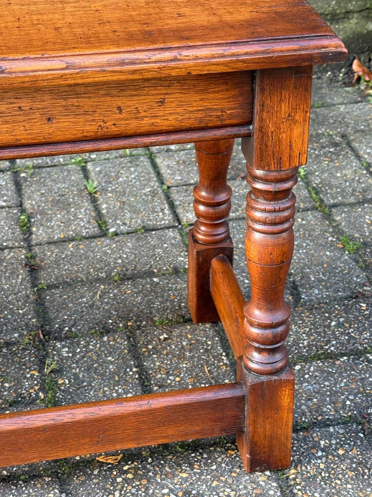 photo vinterior Quality Vintage Solid Wood Small Side Table English Traditional Occasional Table C1950s (49cm W, 44cm H)
