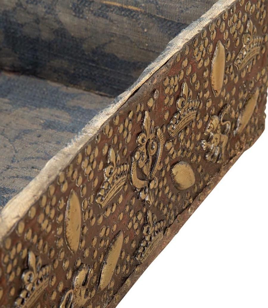 Late 17th Century French Leather Box With Crowns photo vinterior
