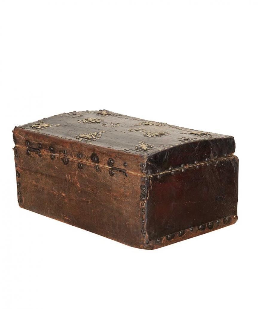 Late 17th Century French Leather Box With Crowns photo buy