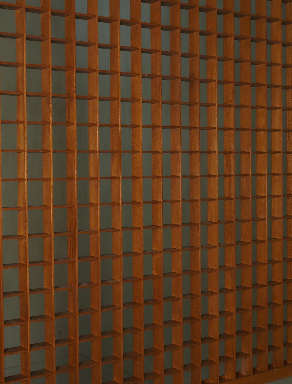 Wooden Room Divider With Lattice Design photo for sale