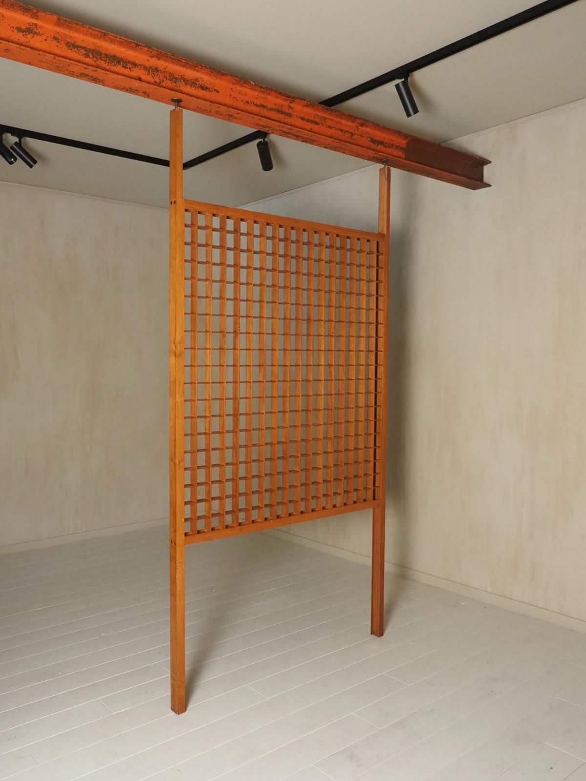 Wooden Room Divider With Lattice Design photo vinterior