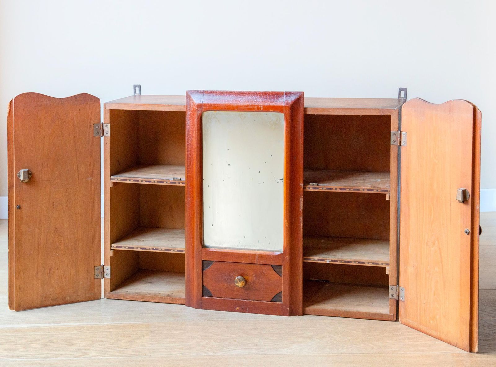 Armoire à pharmacie d'époque, Art Nouveau, miroir et motifs floraux, grande taille, murale photo vinterior