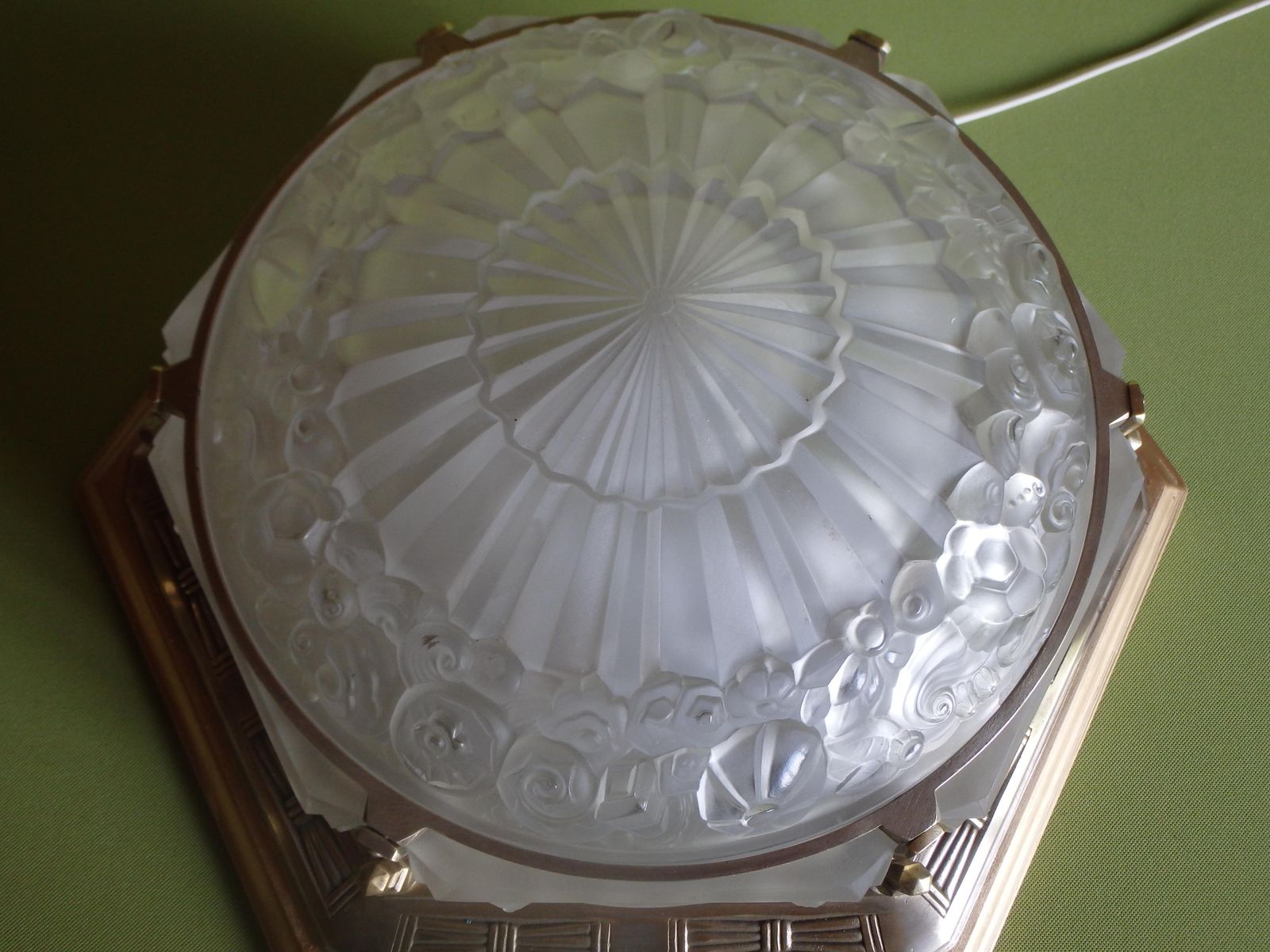 photo furniture Paire Art Deco Large Ceiling Lamp Geometrical Flower Glass And Brass Verlys