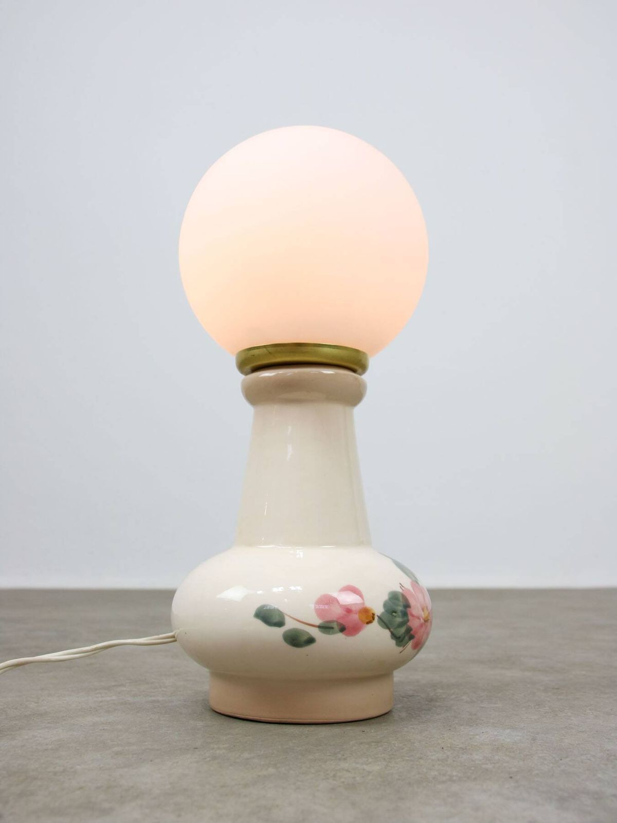 Mid Century Italian Floral Table Lamp In Ceramic And Opaline Glass photo vintage