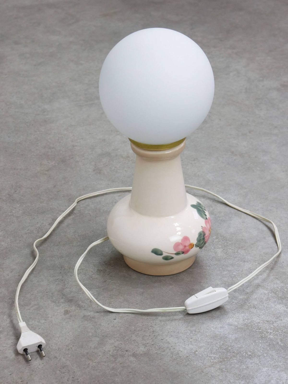 284.0 Mid Century Italian Floral Table Lamp In Ceramic And Opaline Glass photo