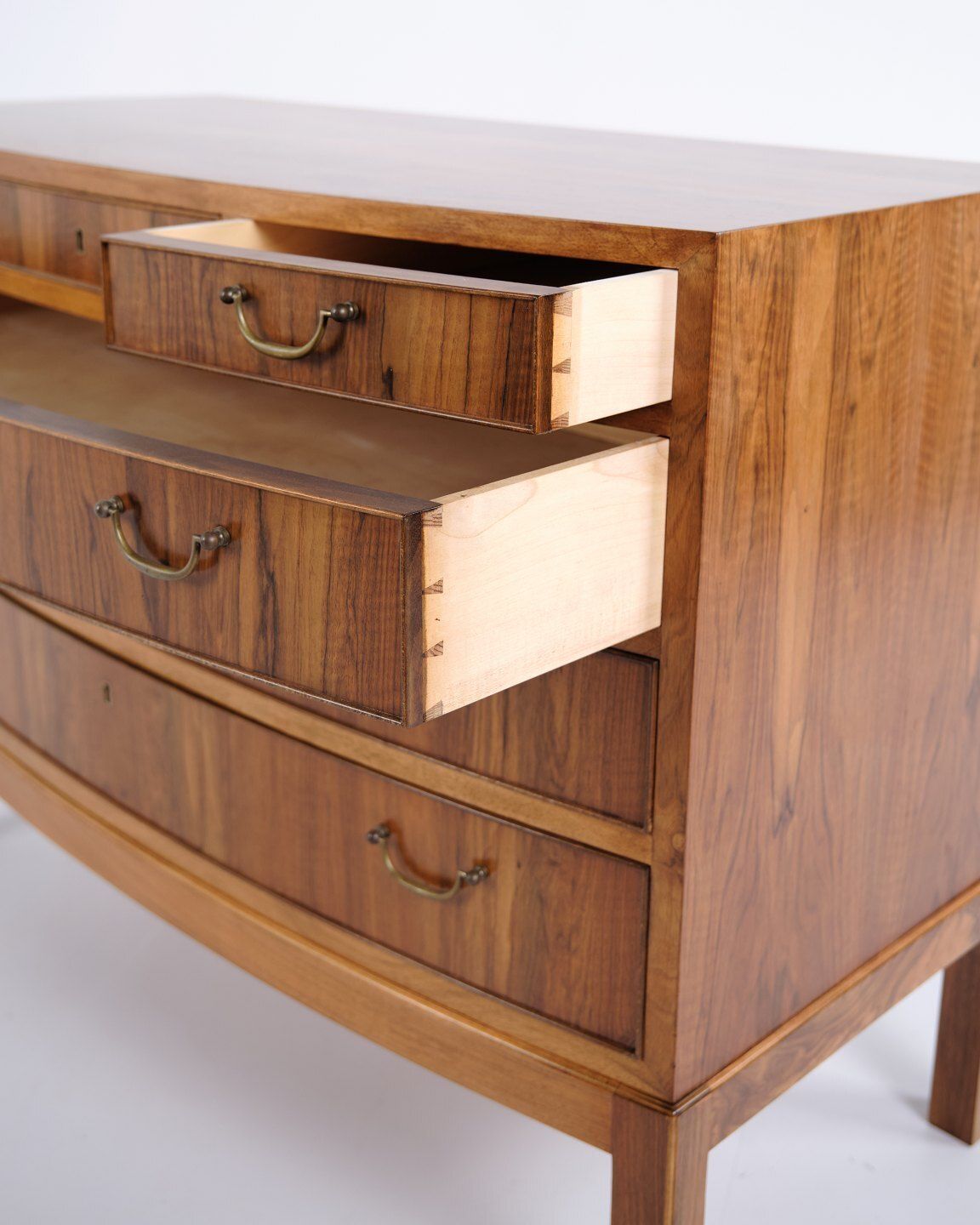Ole Wanscher – Chest Of Drawers – Walnut & Brass – 1940s photo vinterior