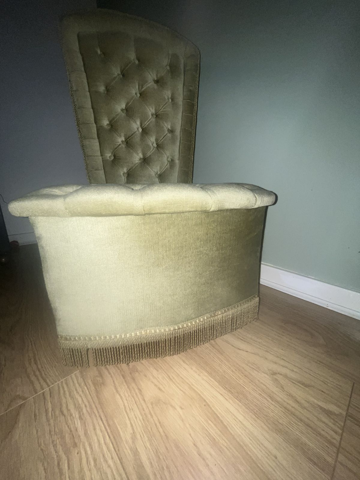 Vintage Boudoir Chair photo vinterior