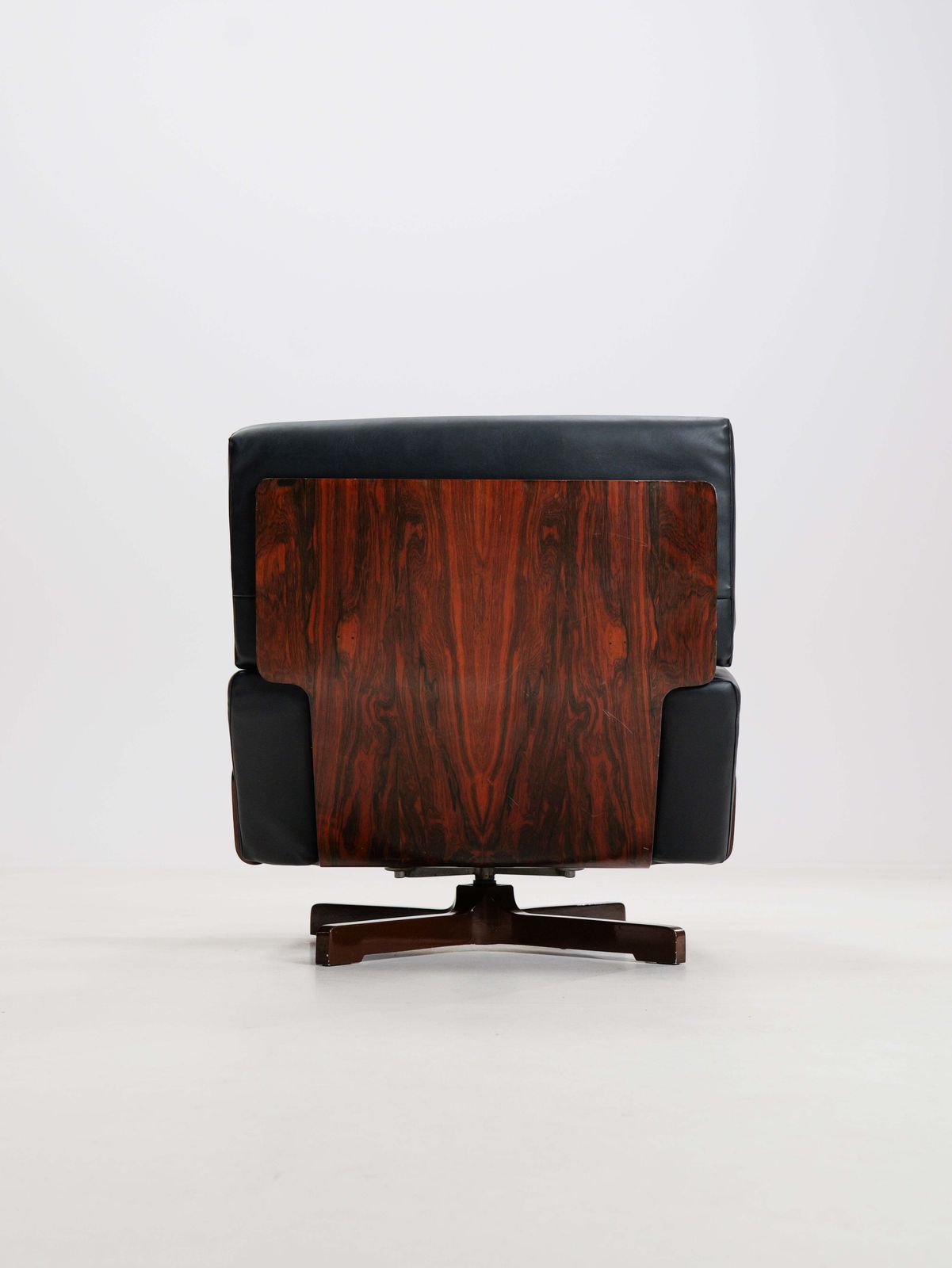 Swivel Rosewood Model 401 Armchair By Menilio Taro For Cinova, 1960s photo Furniture