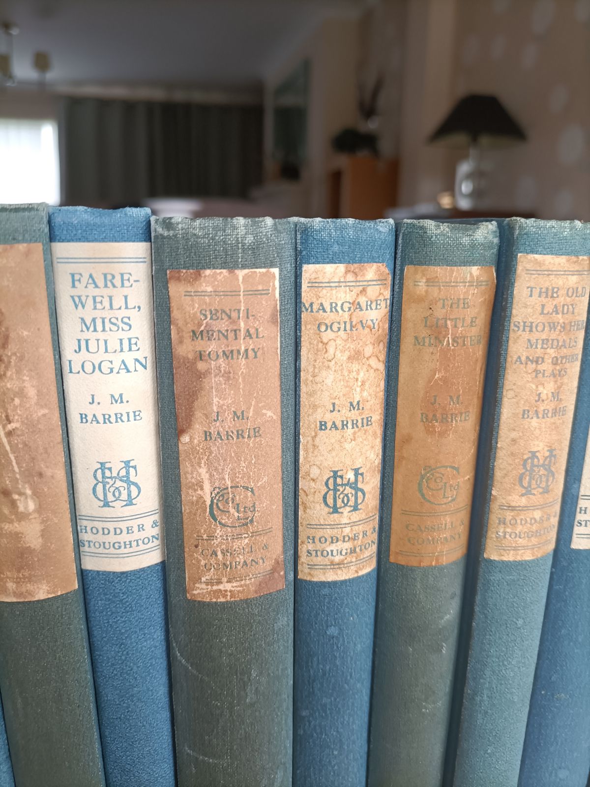 16 Plays And Works Of J.M.Barrie In Hardback. photo 100.0