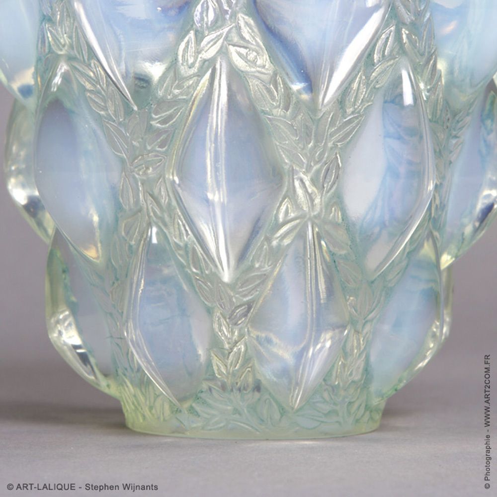 R.Lalique Rampillon  Vase  Designed In 1927 photo furniture