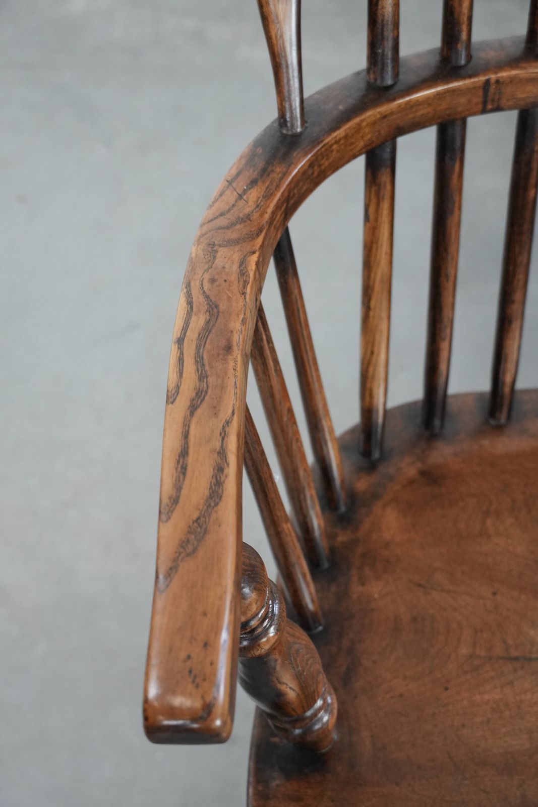 English Antique Set Of 2 Windsor Chairs With Character, A Beautiful Color Scheme And A Beautiful Patina photo buy