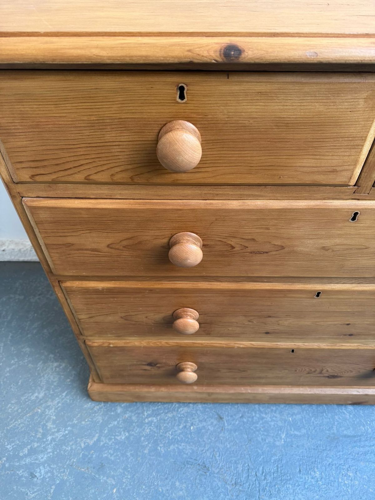 photo for sale A Cracking Arts & Crafts Waxed Pine 5 Drawer Chest Of Drawers