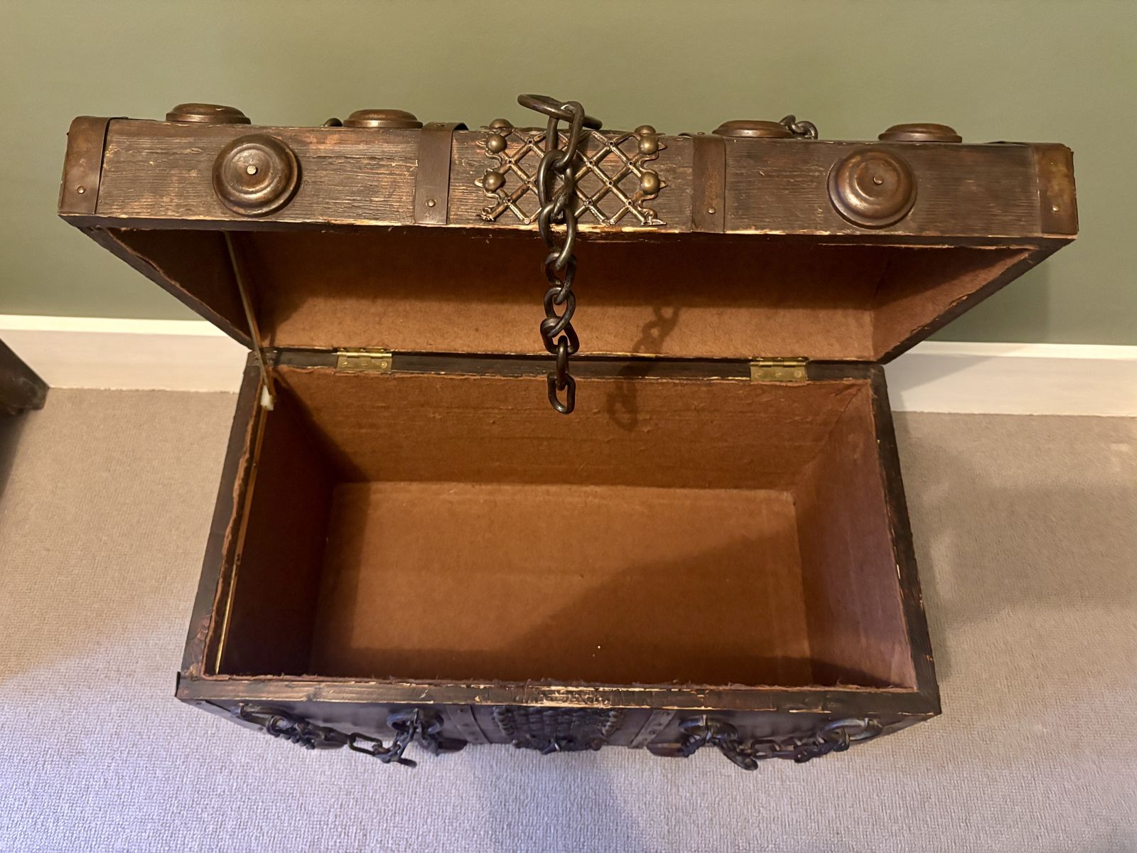 Vintages Antique Egyptian Wooden Pirates Chest Trunk photo vintage