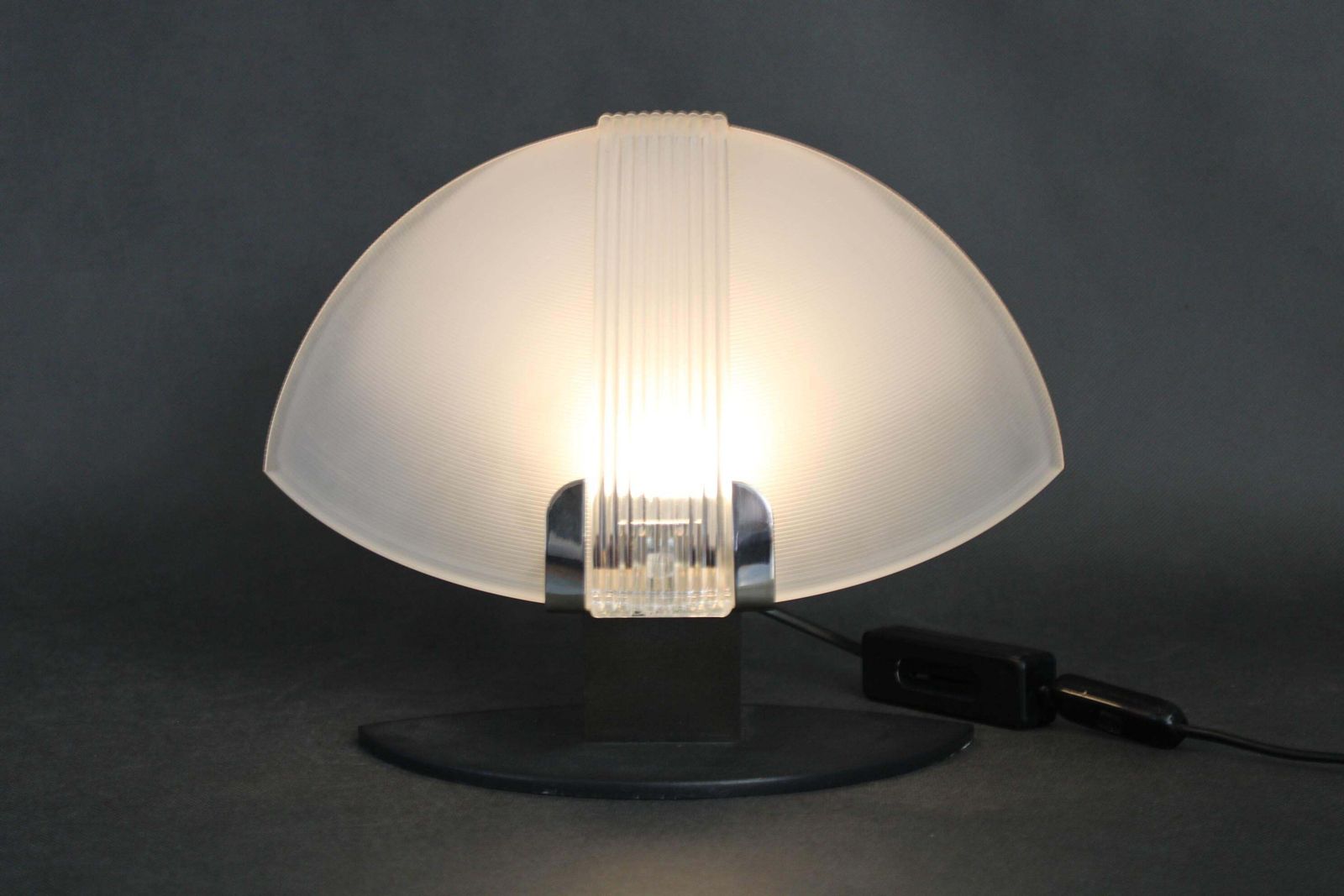 Verlichting Paar Italiaanse Mid Century Tafellampen Van F. Fabbian, Matglas, Jaren 1980 photo