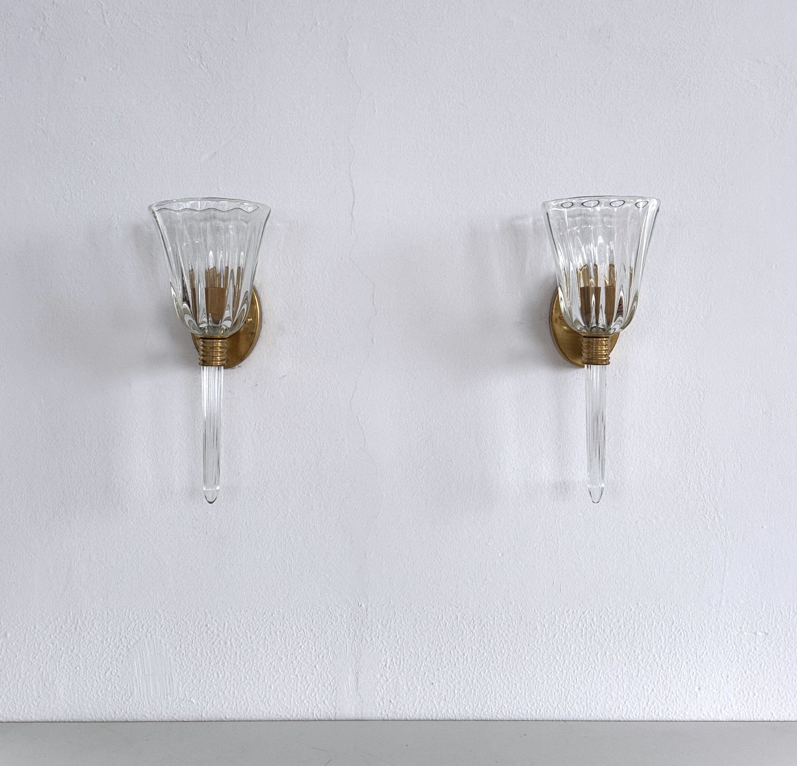 photo vintage Italian Murano Crystal Glass And Brass Wall Sconces In The Art Deco Style