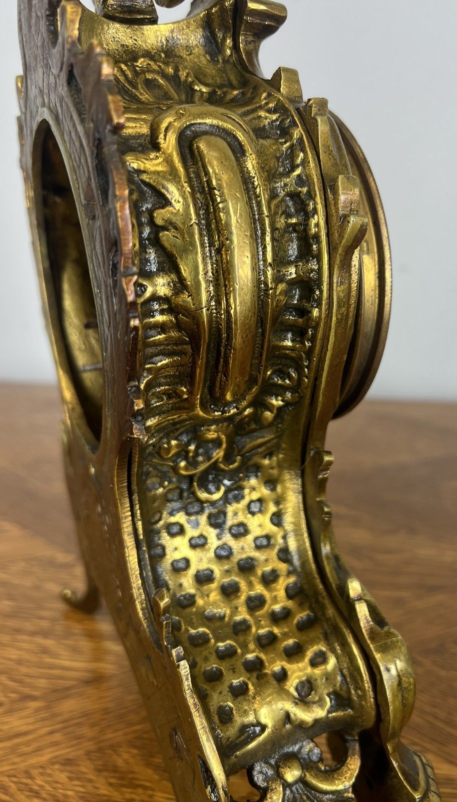 photo for sale Clock Vintage French Style Brass Decorative Mantel Clock Ornate Case Lot 4655