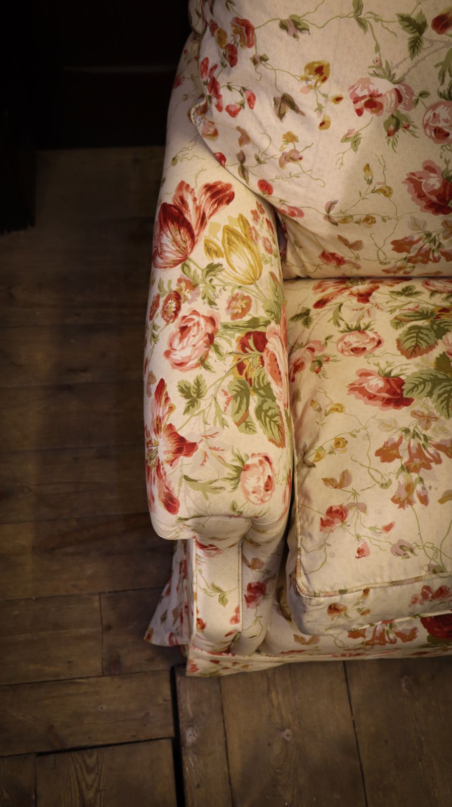 photo furniture Exquisite Peter Dudgeon 2 Seater Sofa Colefax And Fowler Chintz Country House